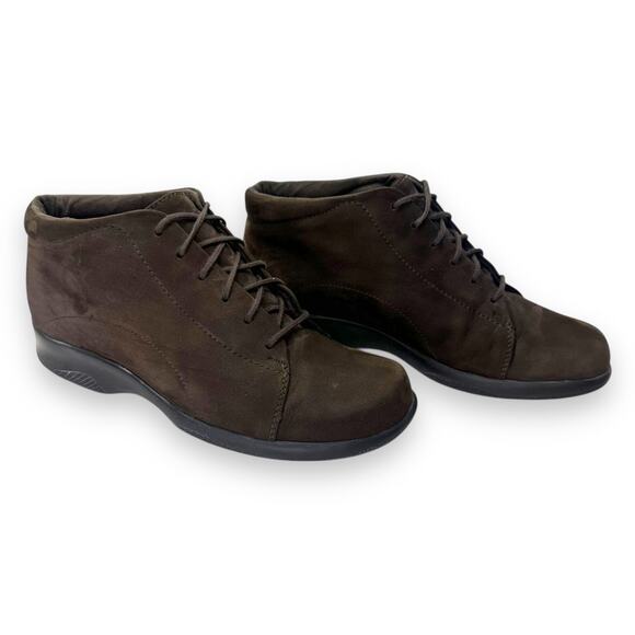 Munro Women's Comb Last Lace Up Suede Walking Ankle Bootie 6 N Brown Nubuck - Picture 4 of 11